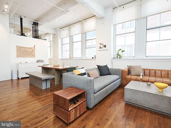 5th image of 1238 Callowhill St Suite 404