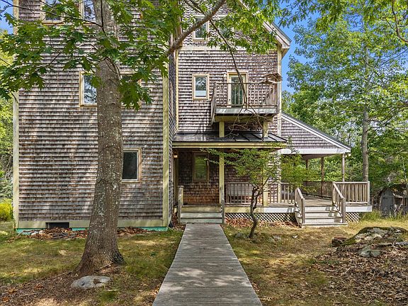 2nd image of 455 Eggemoggin Road
