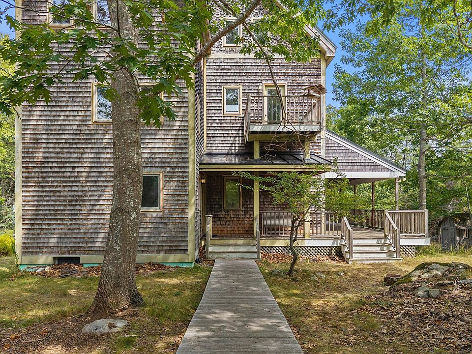 1st image of 455 Eggemoggin Road