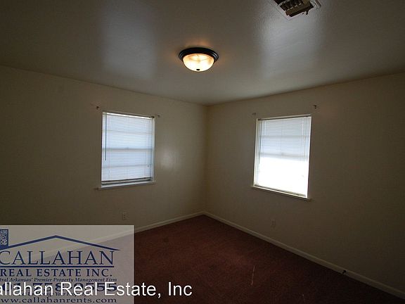 4th image of 4209 N Locust St