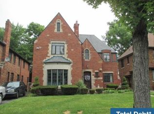 19640 Roslyn Rd, Detroit, MI 48221