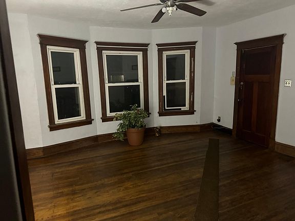 4th image of 238 Loring Ave