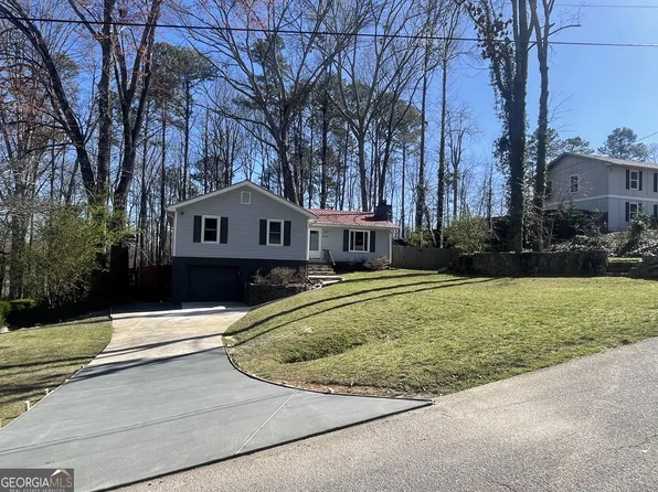 6235 Laurelwood Trl, Flowery Branch, GA 30542