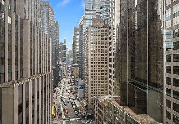 3rd image of 211 W 56th St #H26
