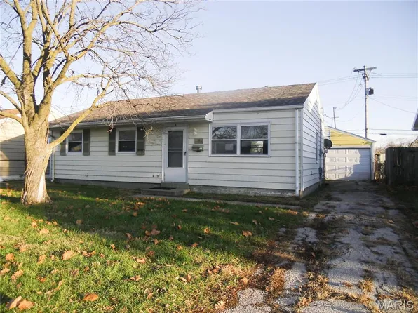 26 Briarcliff Dr, Granite City, IL 62040