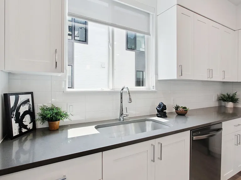 Central Park Townhomes — Photo 15