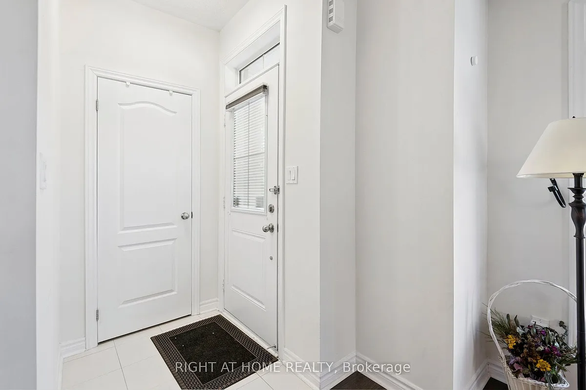 Building Photo - 1255 Bridletowne Cir #14