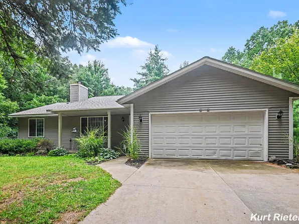 3820 Silver Creek Dr, Hamilton, MI 49419