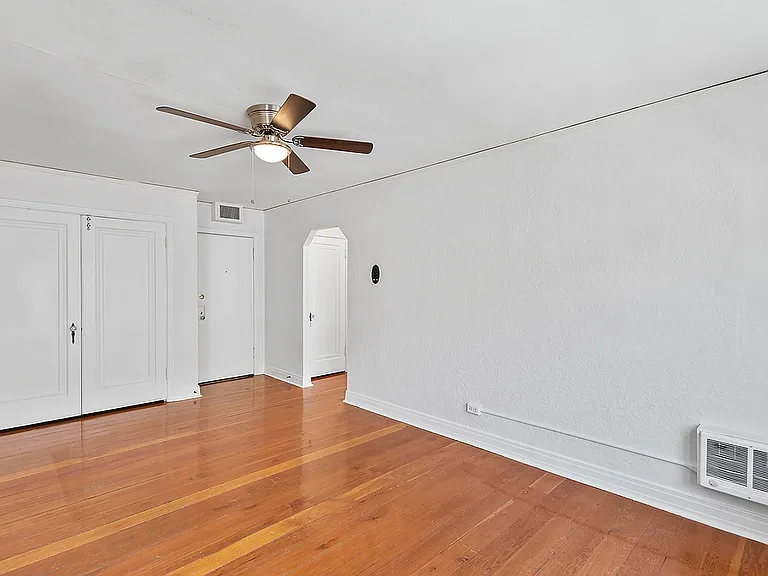 1010 N Sherman St — Photo 8