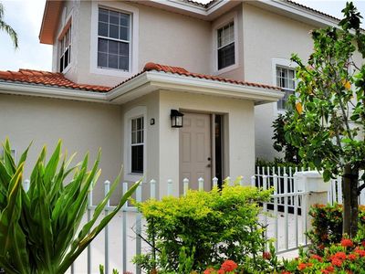 7616 Oleander Gate DR #F-202, Naples, FL, 34109