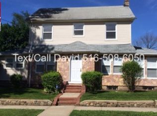 10002 197th St, Hollis, NY 11423