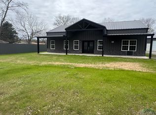 504 S Main St, Gladewater, TX 75647