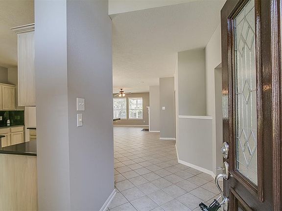 4th image of 16902 Savannah Park Dr