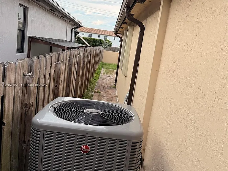 11851 SW 248th Ter — Photo 3