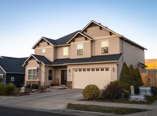 1021 Kamerin Springs Dr, Talent, OR 97540