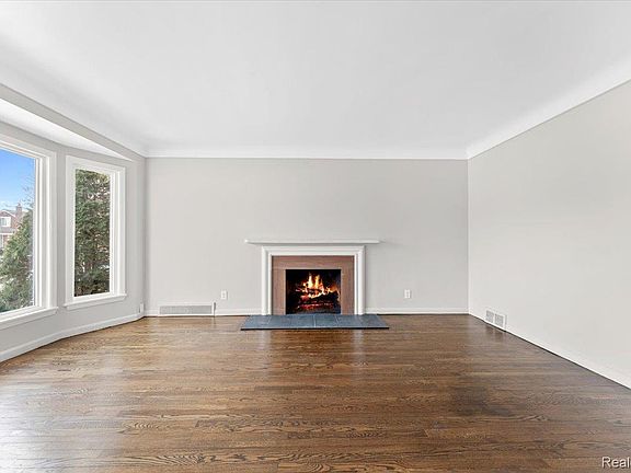 2nd image of 6740 Larme Ave