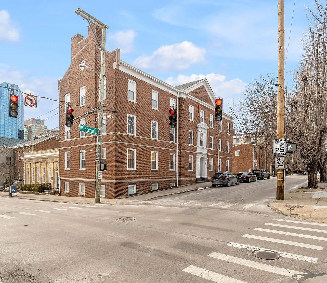 1 bed, 1.5 bath, 1333 sqft, $2,000 — Photo 3