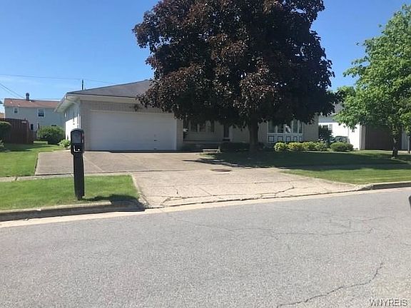 2nd image of 253 Wayside Dr