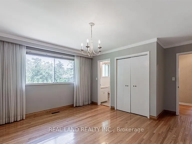 274 Timothy Ct #UPPER — Photo 22