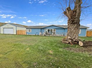 81 Morrow St, Endicott, WA 99125