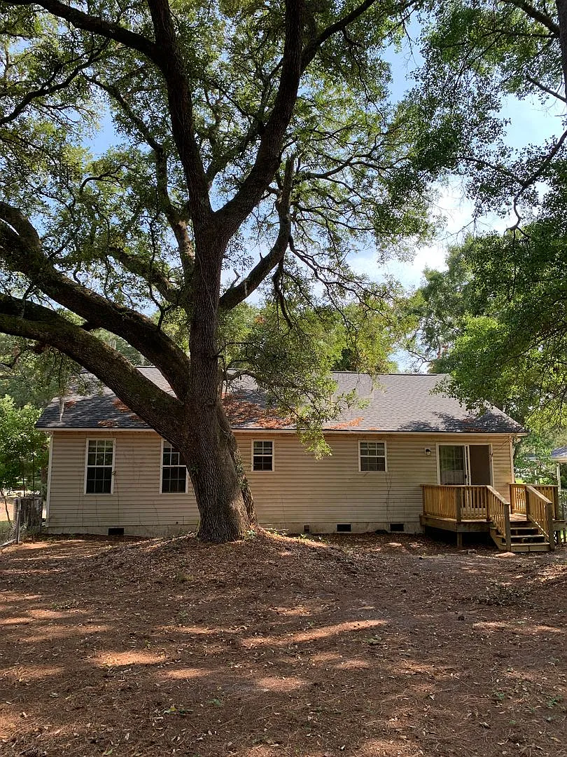 3 Bedroom 2 Bath House on Friendly Lane — Photo 3