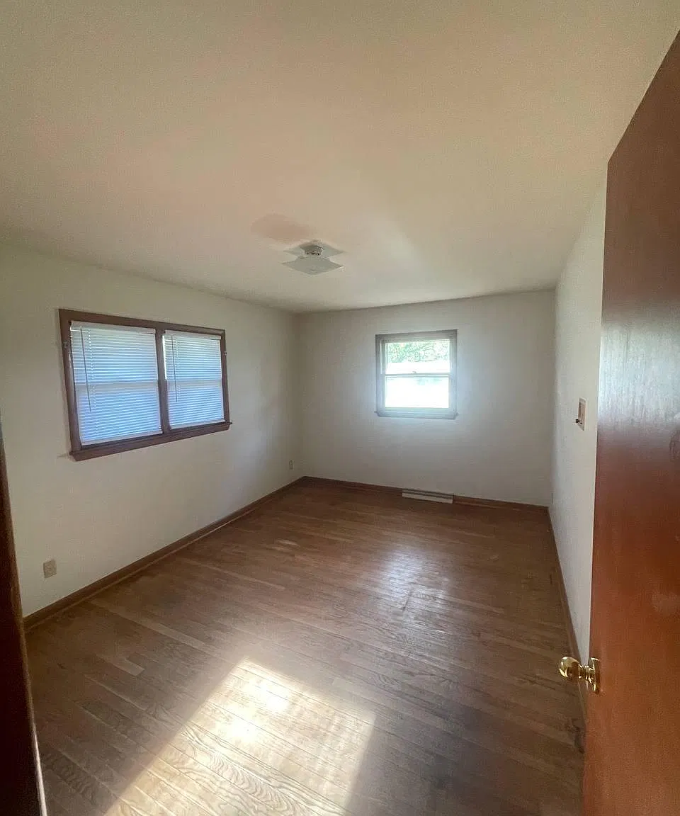 4415 E Etter Dr — Photo 2