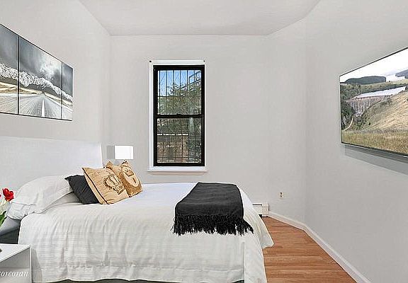 3rd image of 882 Atlantic Ave #3