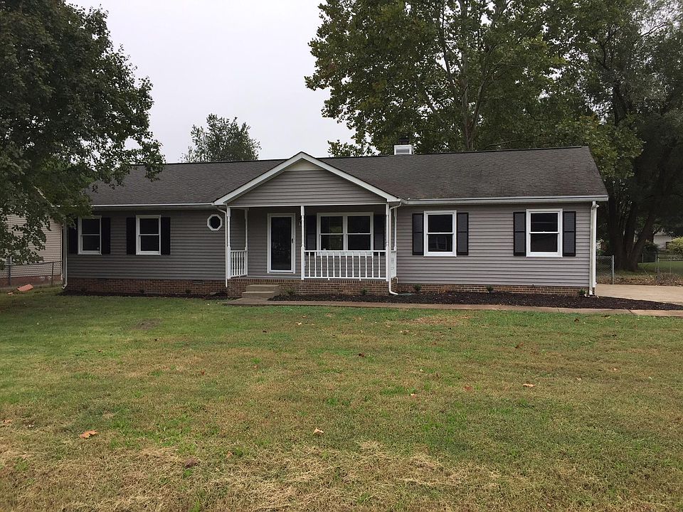 1st image of 692 Morris Dr