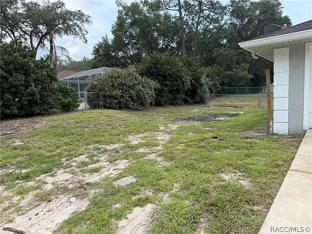 3 bed, 1365 sqft, $1,499 — Photo 2