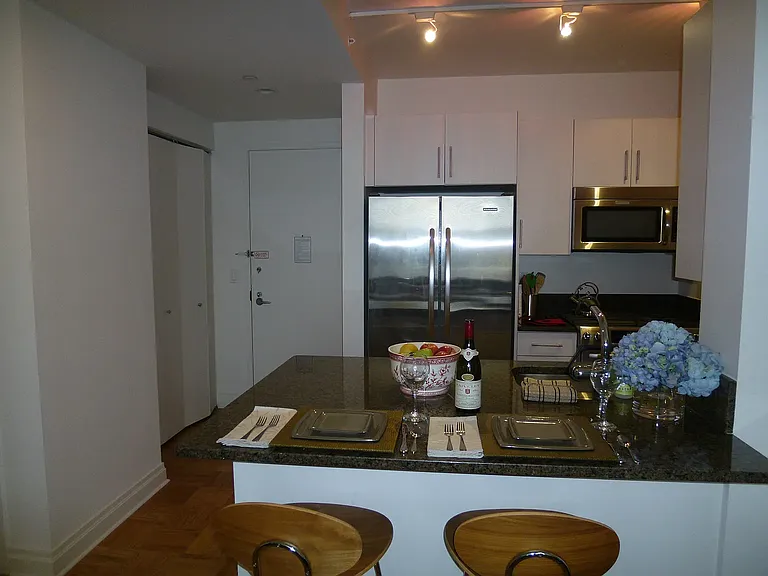 1510 Lexington Ave #17B — Photo 7