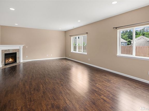 5th image of 12829 Avenue Ct E #115
