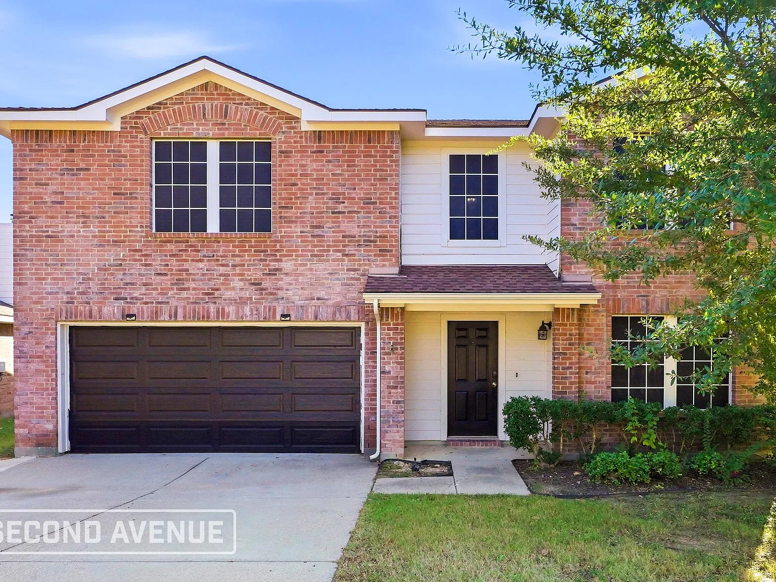 5 bed, 2.5 bath, 2641 sqft, $3,399 — Photo 1