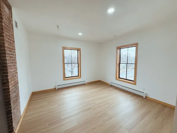 24 Grant St #4, Burlington, VT 05401