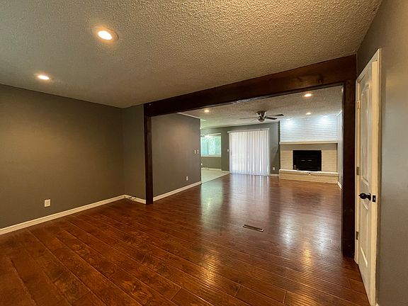 3rd image of 2424 S Dollison Ave