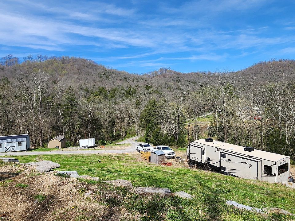 1st image of 950 Chapman Hollow Rd