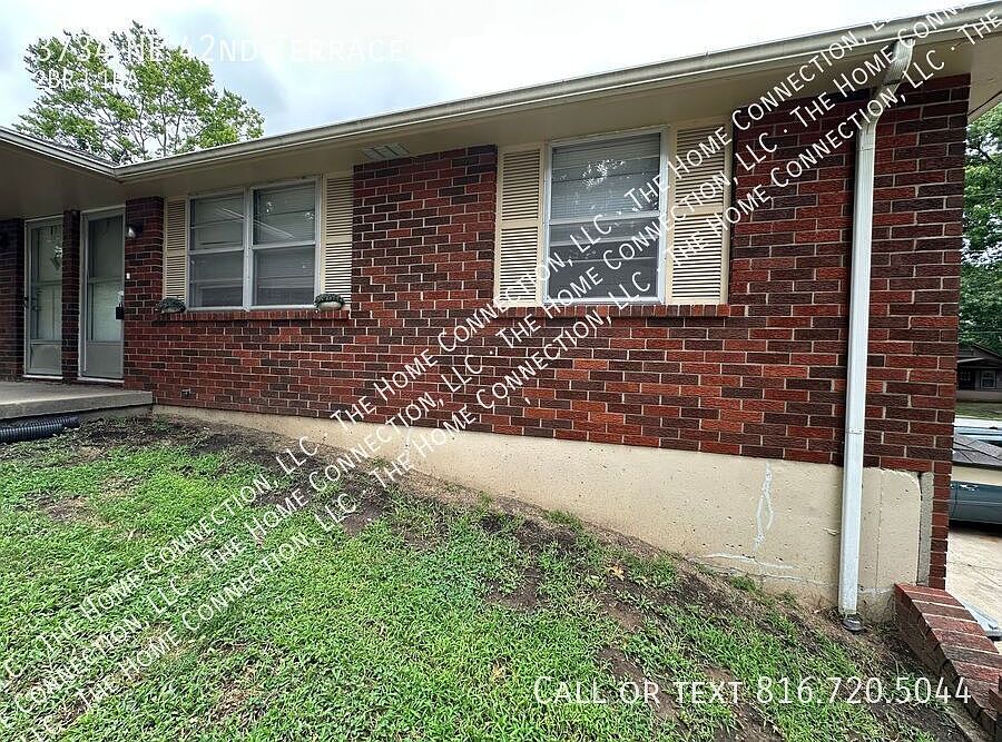 1st image of 3734 NE 42nd Ter