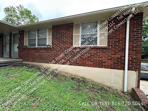 3734 NE 42nd Ter Photo 1