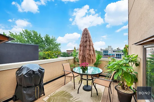 Sold by Bond New York | media 6