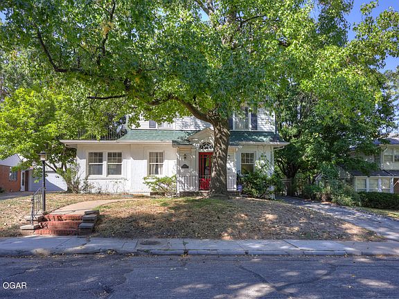 3rd image of 1022 N Sergeant Ave