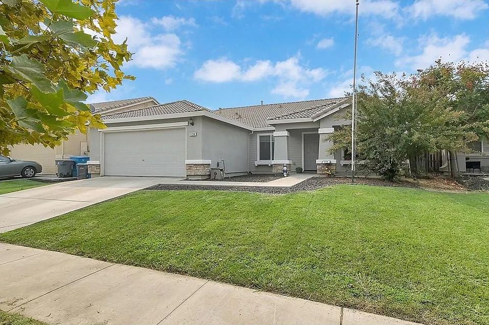 1st image of 1134 Plumas Links St