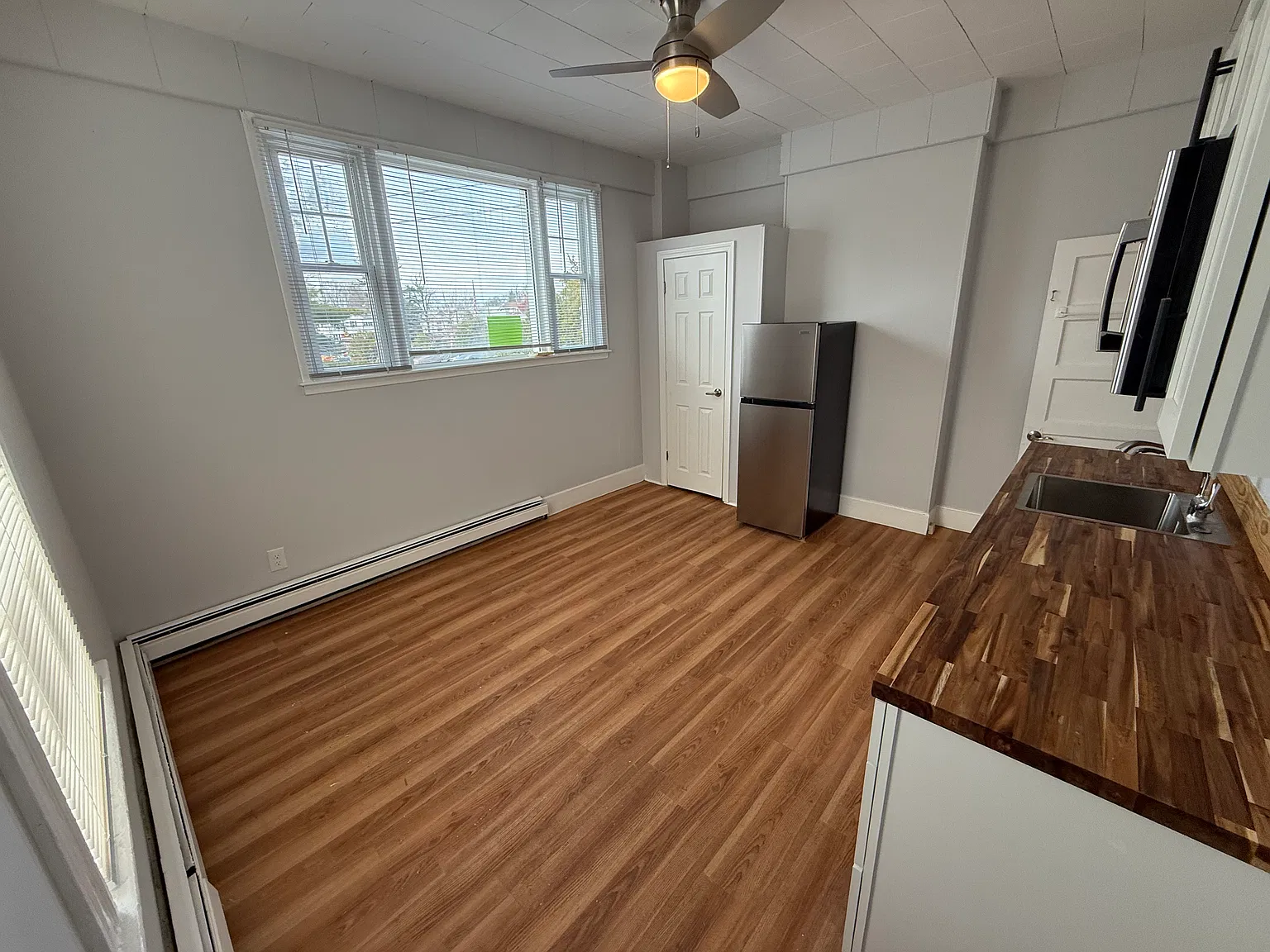 Studio, $1,600 — Photo 3