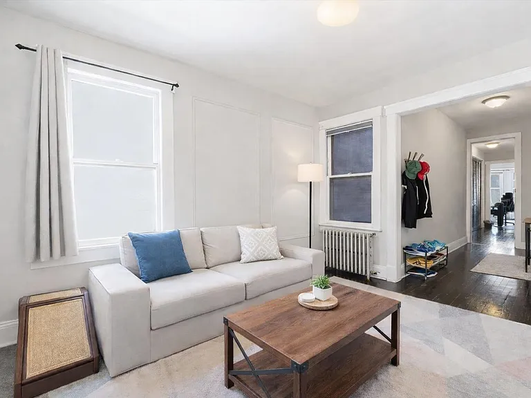 33 Thorne St #4 — Photo 1