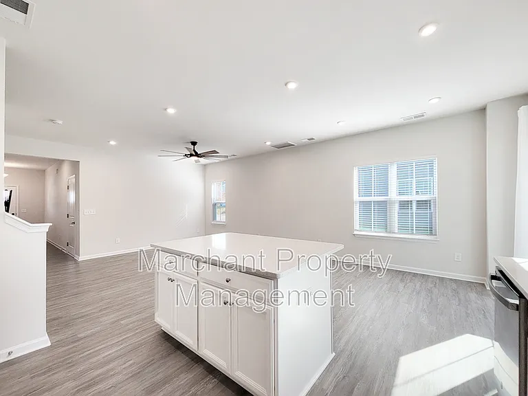 111 Marthawood Ln — Photo 11