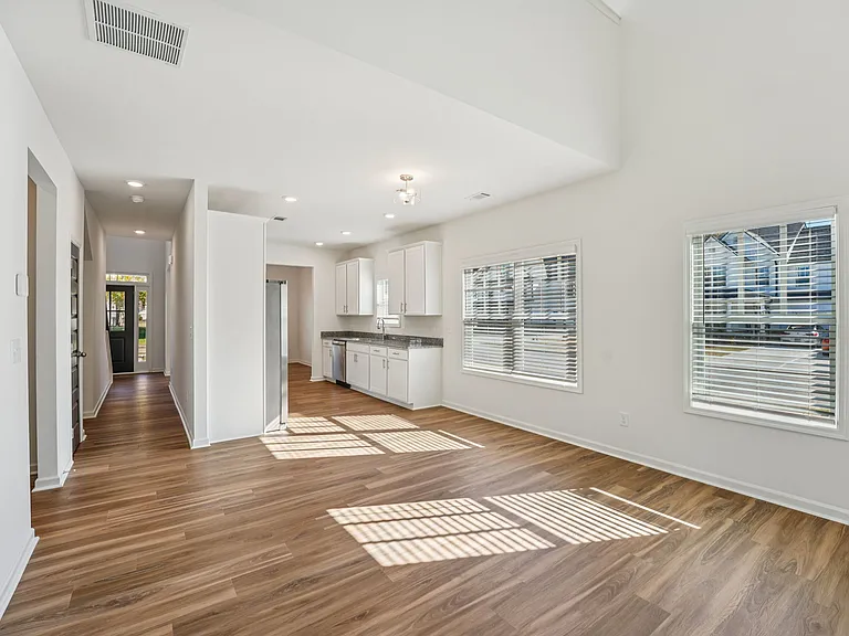 Quinn Residences at Dorchester Place — Photo 178