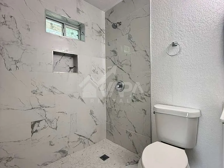 518 Jamaica Dr — Photo 16