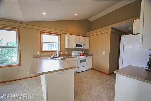 3rd image of 2871 Sunrise Ave