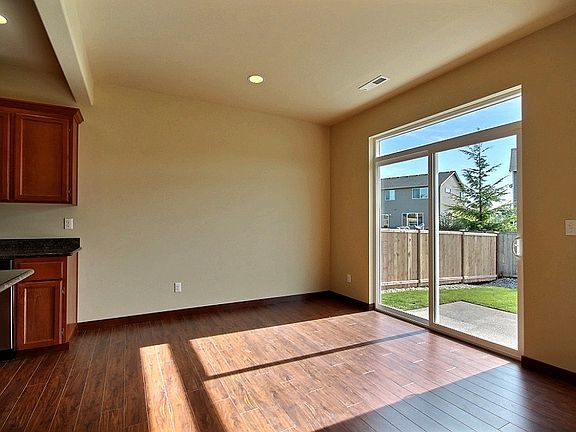 Generous kitchen nooks