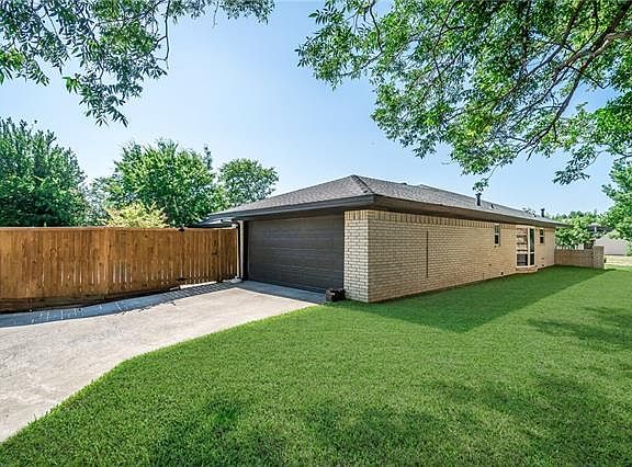 4th image of 2505 Parkhaven Dr