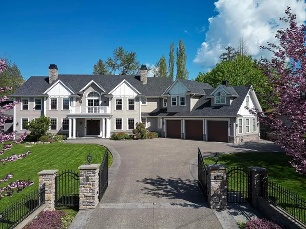 24341 124th Ave, Maple Ridge, BC V4R 1M2