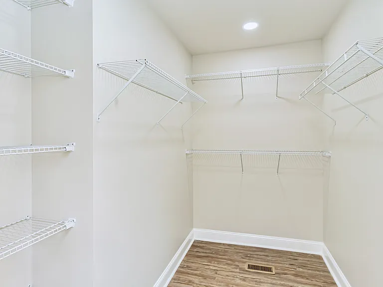 115 Sterling St — Photo 15